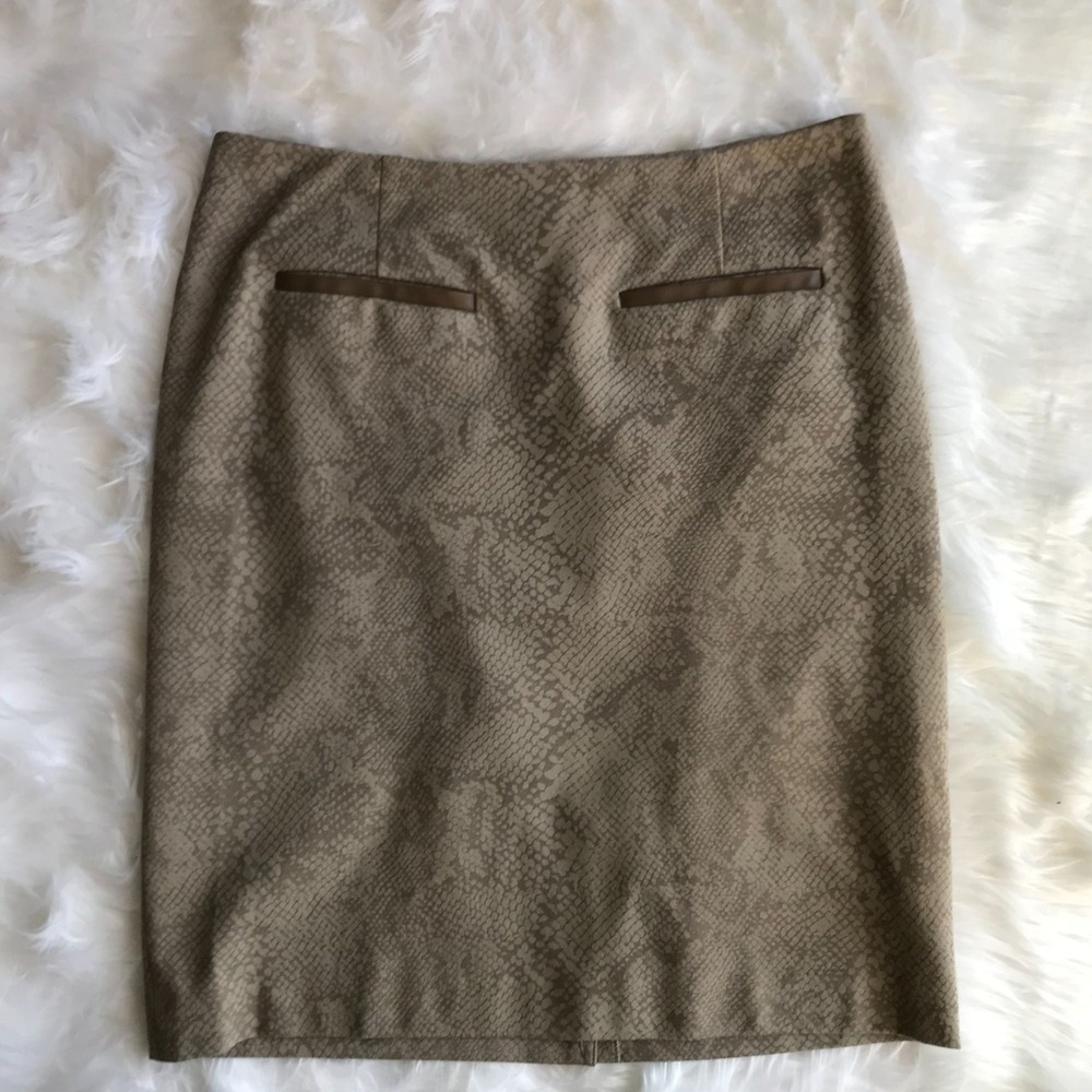 Women's Work Skirt - Atelier Luxe Stretchy Pencil Skirt Brown Snake Print Size 6